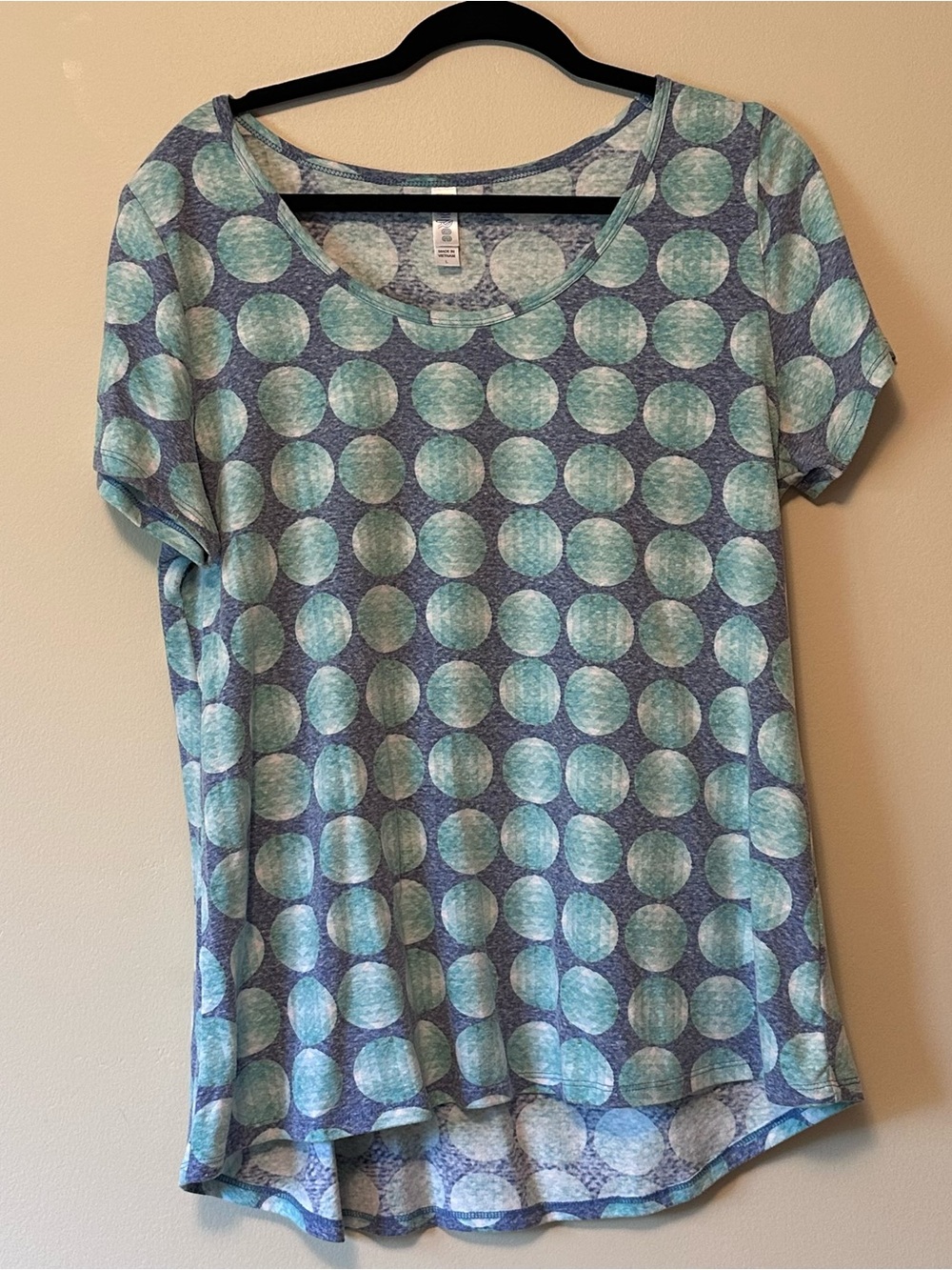 LuLaRoe Short Sleeve Scoop Neck - Classic Tee- in Blue and Teal Polka Dot